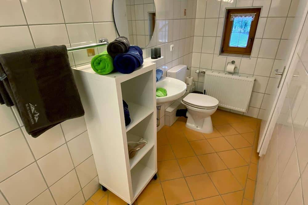 Geheel appartement, Rental-Mountain View-mit Balkon-Private Bathroom-Comfort in Hirschegg Kleinwalsertal, Mittelberg