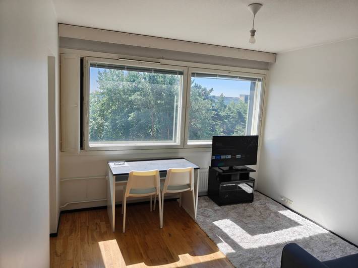 Appartement entier, Studio Escape ensoleillé au 4e étage avec vue sur le parc in Turku, Finlande propre