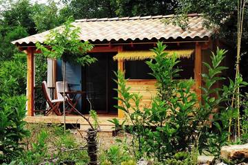 Maison de campagne pour 2 personnes, avec jardin et terrasse à Saint-André-de-Cruzières