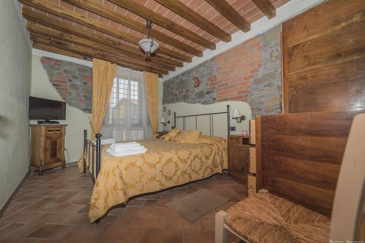 Ganze Wohnung, Gemütliche Ferienwohnung in einem kleinen Weiler der Toskana,Pool,Jacuzzi,Sauna in Pistoia, Pistoia Provinz
