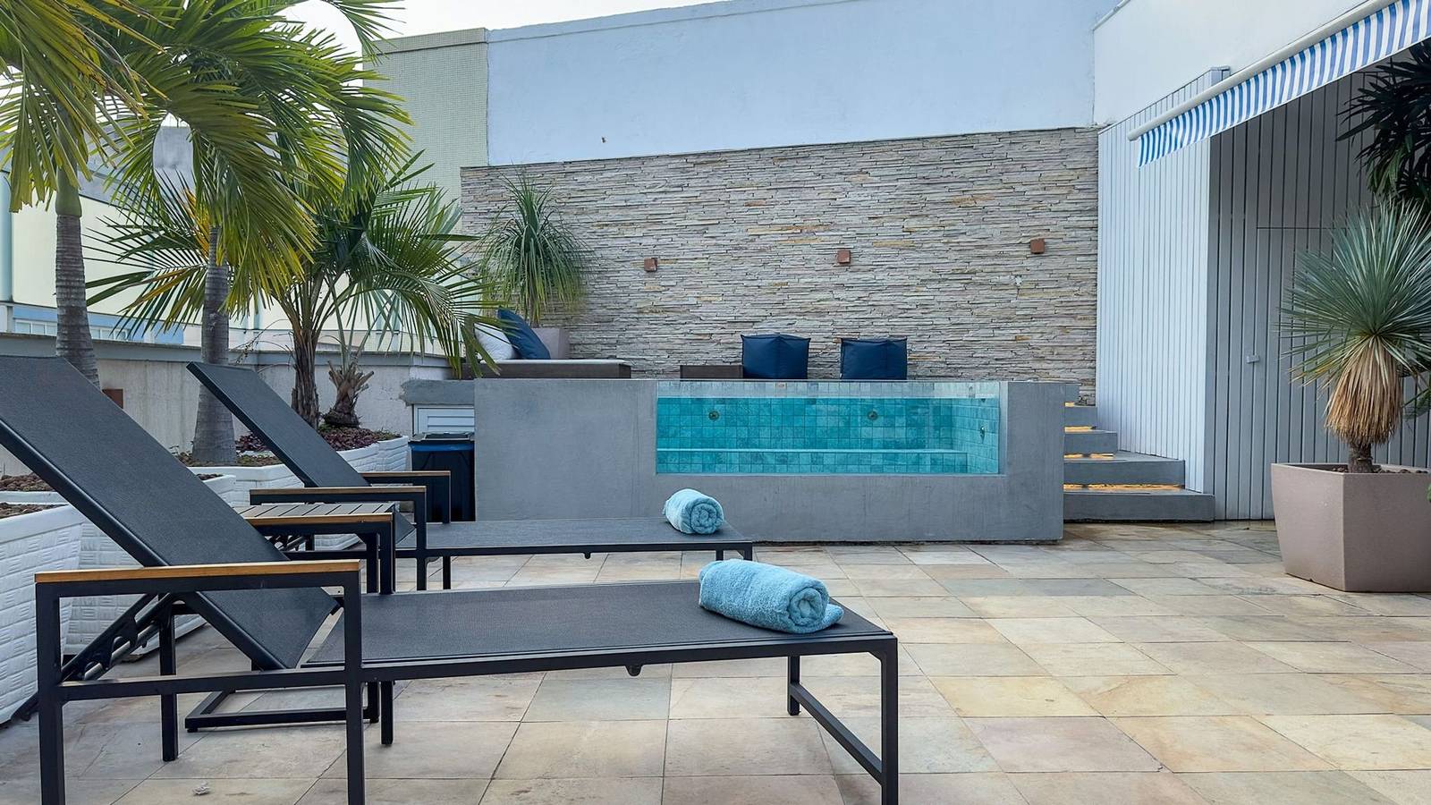Entire apartment, 5 bedroom penthouse in Copacabana with pool in Copacabana, Rio de Janeiro
