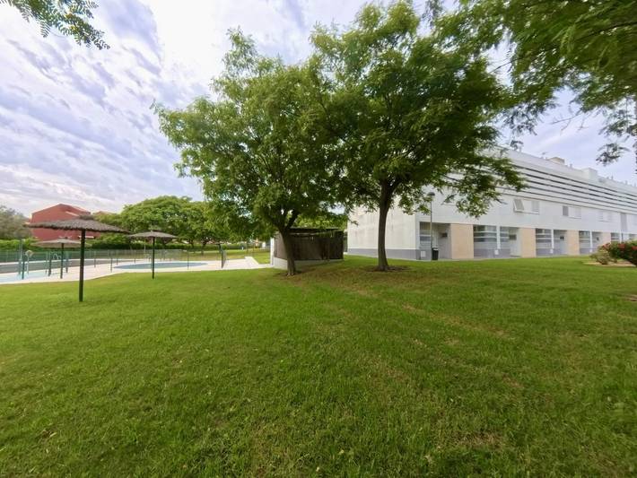 Ganze Ferienwohnung, Ferienwohnung für 8 Personen mit Garten in Costa Ballena, Rota