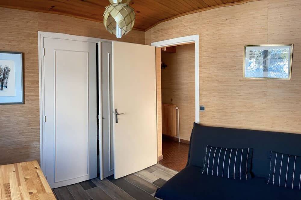 Appartement meublé 65m² en chalet   - linge & ménage hebdo - jardin - parking in Meylan, Isère