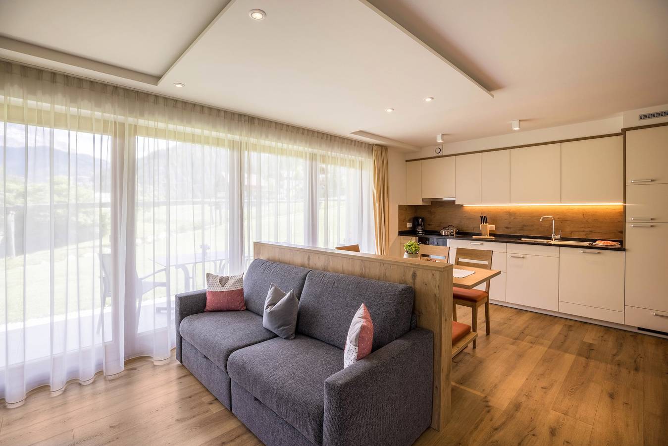 Appartamento intero, Confortevole appartamento "Chalet Morin" con vista sulle montagne, Wi-Fi e giardino in San Martino in Badia, Dolomiti Superski