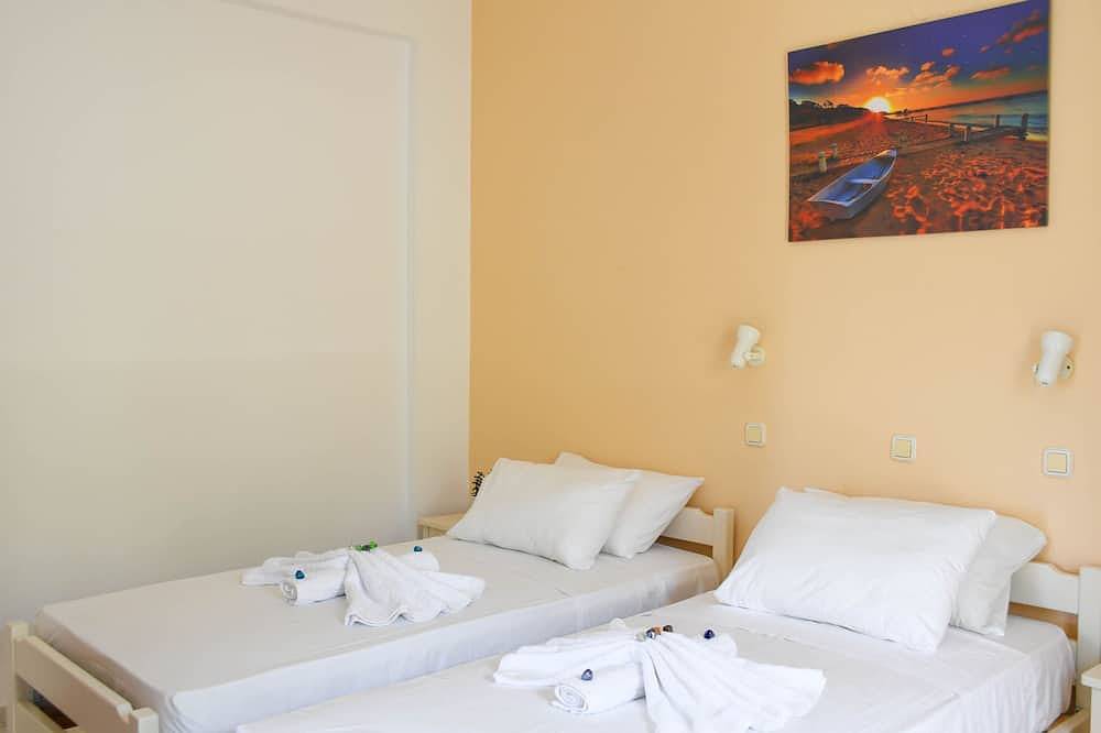 Ganze Wohnung, Litinas Apt with pool &balcony with side pool view in Agia Marina, Chania und Umgebung