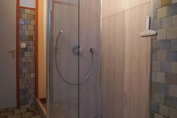 Gîte pour 2 personnes, avec jardin et terrasse dans Treigny-Perreuse-Sainte-Colombe - 4