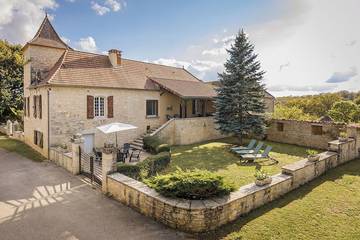 Cottage pour 8 personnes, avec terrasse et jardin à Dégagnac