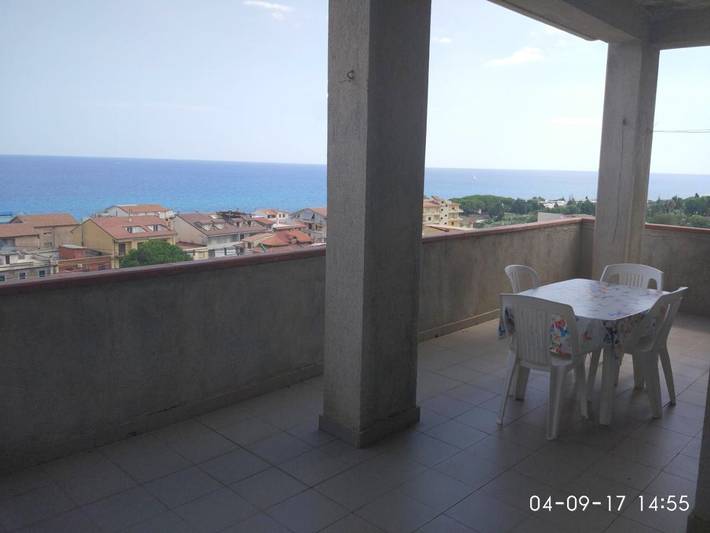 Appartement de vacances pour 6 personnes, avec Balcon ainsi que Terrasse et Jardin dans Brancaleone-Marina