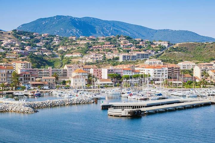 Péniche pour 6 personnes dans Office De Tourisme De Propriano