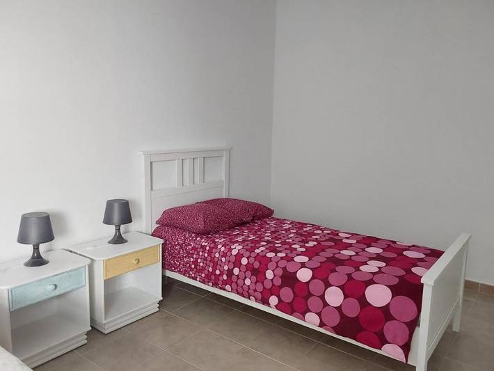 Gîte pour 3 personnes, avec terrasse à La Santa - 2