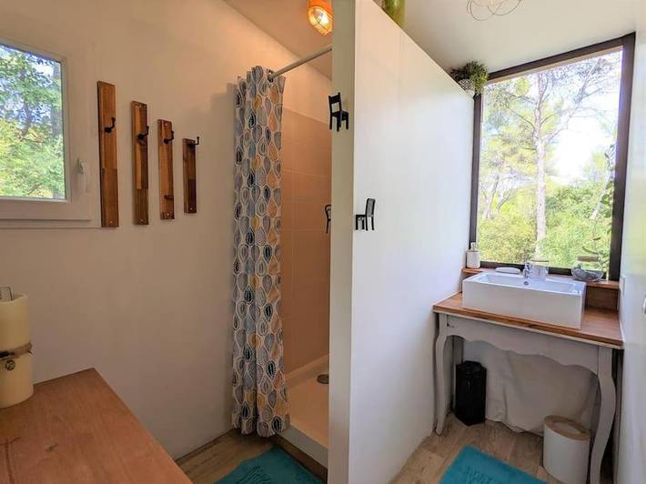 Location de vacances pour 4 personnes, avec terrasse et jardin ainsi que vue et piscine à Assas (Hérault) - 3