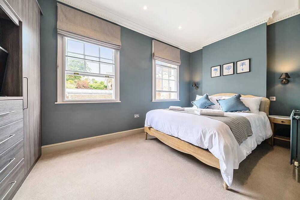 Elegant Central Guildford Home with Castle Views - Pass the Keys in Guildford, Surrey