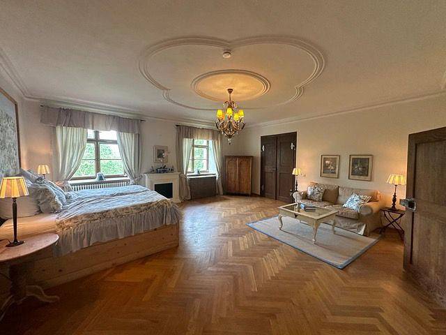 Hotel Schloss Amerang - liebevoll ausgestattete Doppelzimmer mit Antiquitäten in Amerang, Landkreis Rosenheim