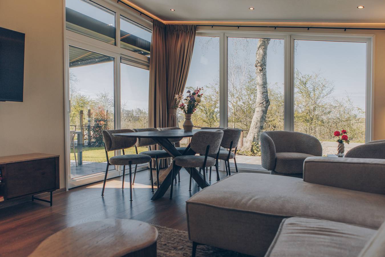 Modern chalet voor 6 personen op een groen vakantiepark in Utrecht in Renswoude, Provincie Utrecht