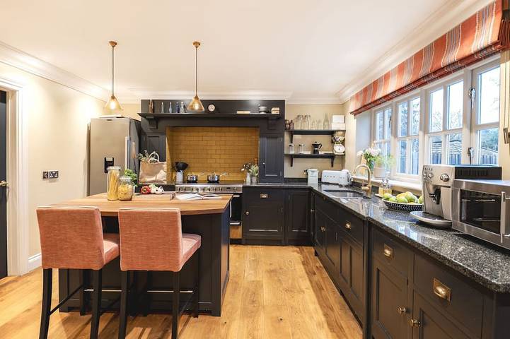 Cottage for 8 people, with terrace and garden, with pets in Woodbridge