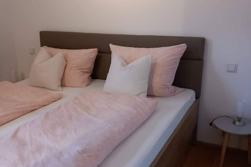 Ganze Wohnung, Ferienwohnung bis 2 Personen, Erdgeschoss in Bad Feilnbach, Alpenland Tegernsee Schliersee