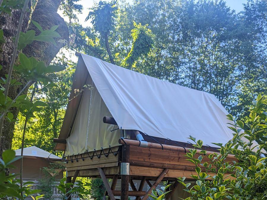 Camping Dordogne Les Cinq Châteaux - Hébergement 2 personnes - Bivouac sur pilotis in Allas-les-Mines, Périgord Noir