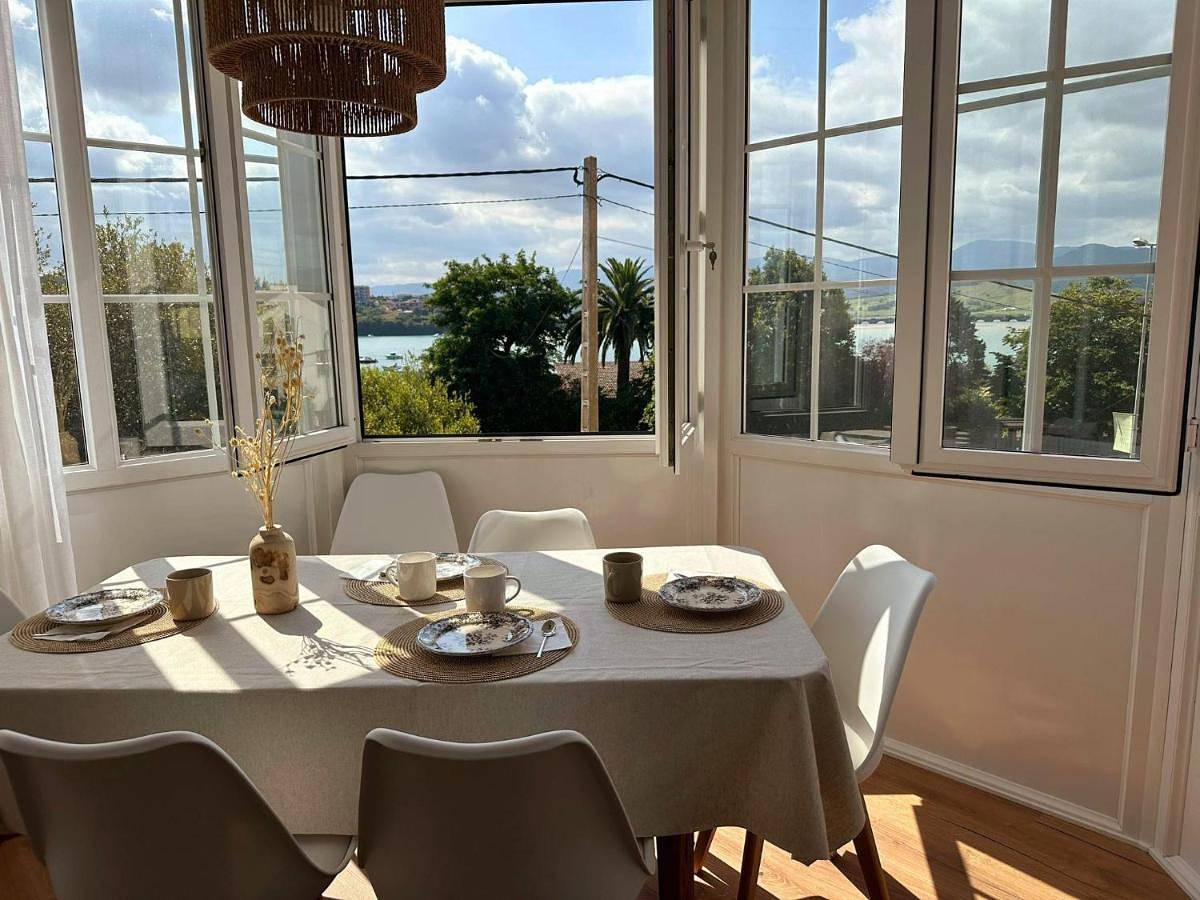 Apartamento entero, Three-Bedroom Apartment in San Vicente de la Barquera, Oyambre