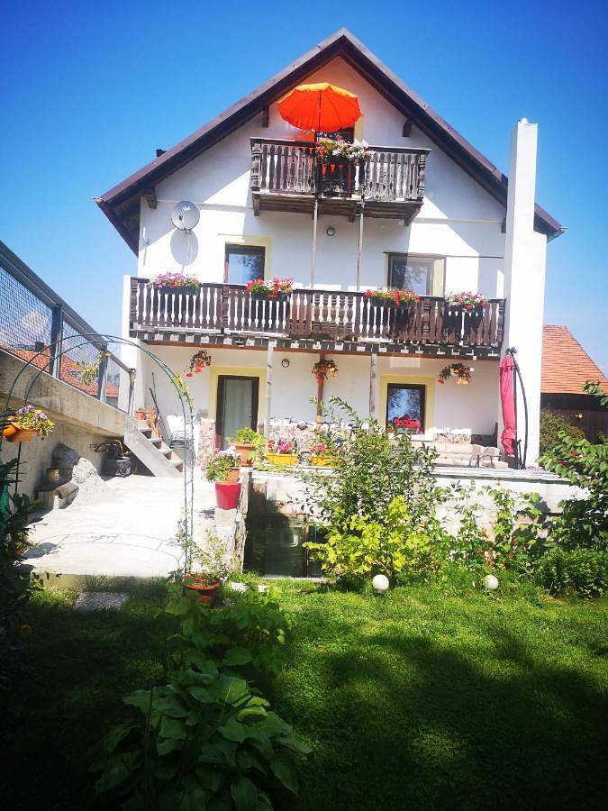 Ferienwohnung für 4 Personen, mit Balkon und Whirlpool sowie Ausblick in Sonnen - 2