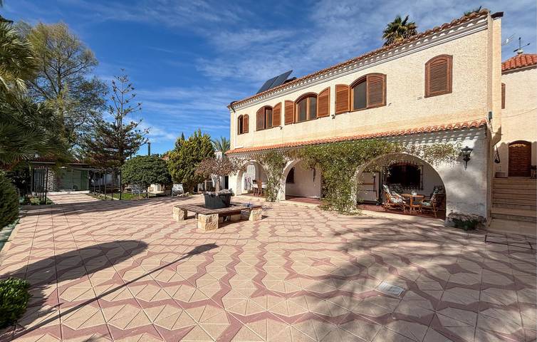 Reizende 1000 sq ft große Wohnung mit Pool und Terrasse in der Nähe des Río Vinalopó in Elda, Alicante Binnenland
