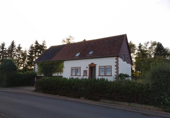 Ferienhaus für 4 Personen, mit Terrasse und Garten in der Eifel