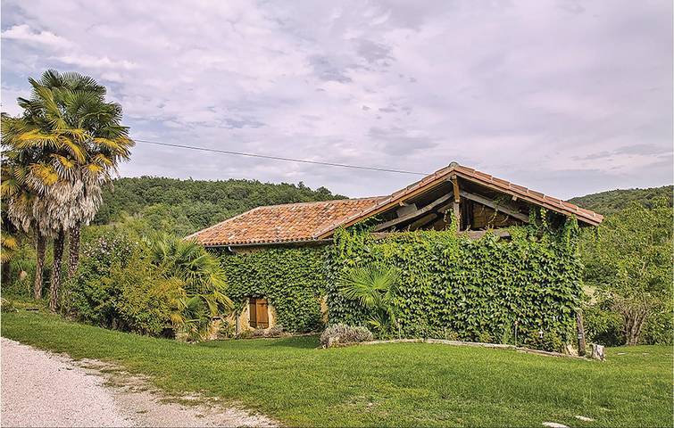 Location de vacances pour 6 personnes, avec jardin et piscine ainsi que sauna et terrasse dans le Gers - 2