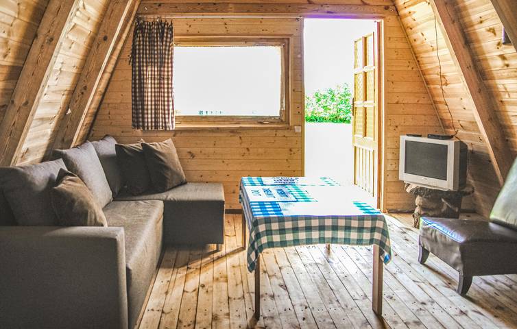 Ferienhaus für 4 Personen mit Terrasse in Granica Łazy, Jezioro Jamno