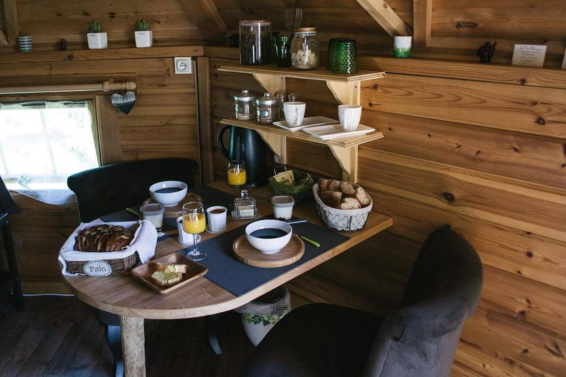 Chambres avec des hôtes pas comme les autres... - Little Buddha in Honfleur, Région de Lisieux