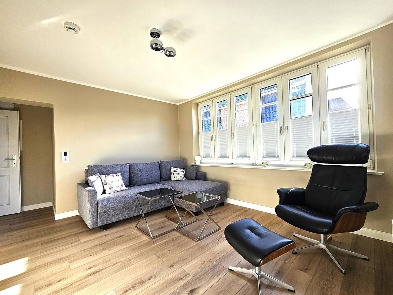 Ganze Wohnung, Helle Ferienwohnung im Haus am Walde im Eg , 380 m zum Strand in Wyk auf Föhr (Stadt), Wyk auf Föhr