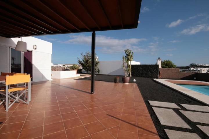 Casa rural para 4 personas, con jardín además de vistas y piscina en Playa Blanca - 4