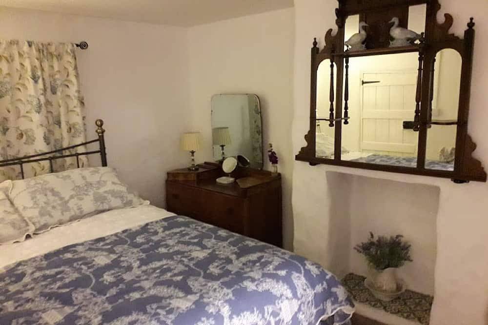 Traditionelles irisches Reetdachhaus in Grafschaft Londonderry