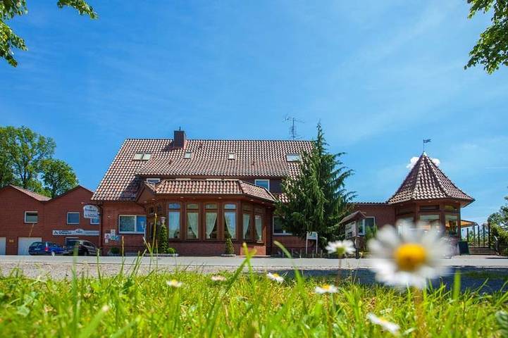 Hotel für 4 Personen, mit Terrasse und Garten in Hermannsburg