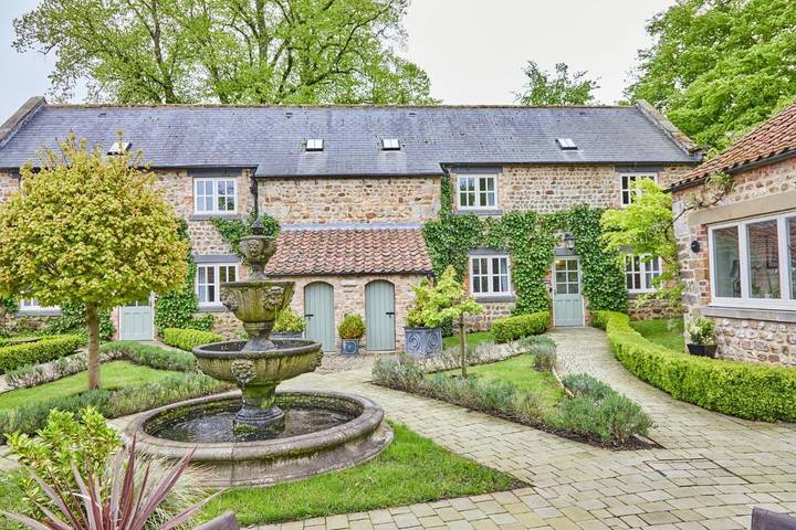Bed and breakfast for 2 people, with Garden and View as well as Lake view in Harrogate