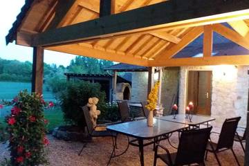 Gîte pour 4 personnes, avec jardin et terrasse à Nocé