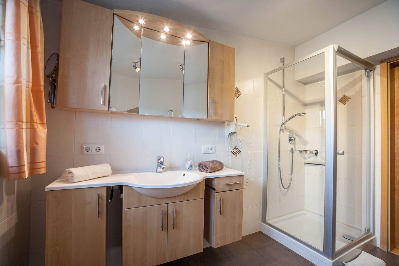 Appartement 'Schloßberg' met uitzicht op de bergen, balkon en Wi-Fi, foto 14