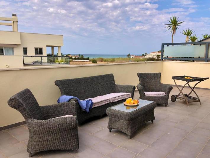 Ferienwohnung für 5 Personen, mit Balkon und Terrasse sowie Garten und Pool