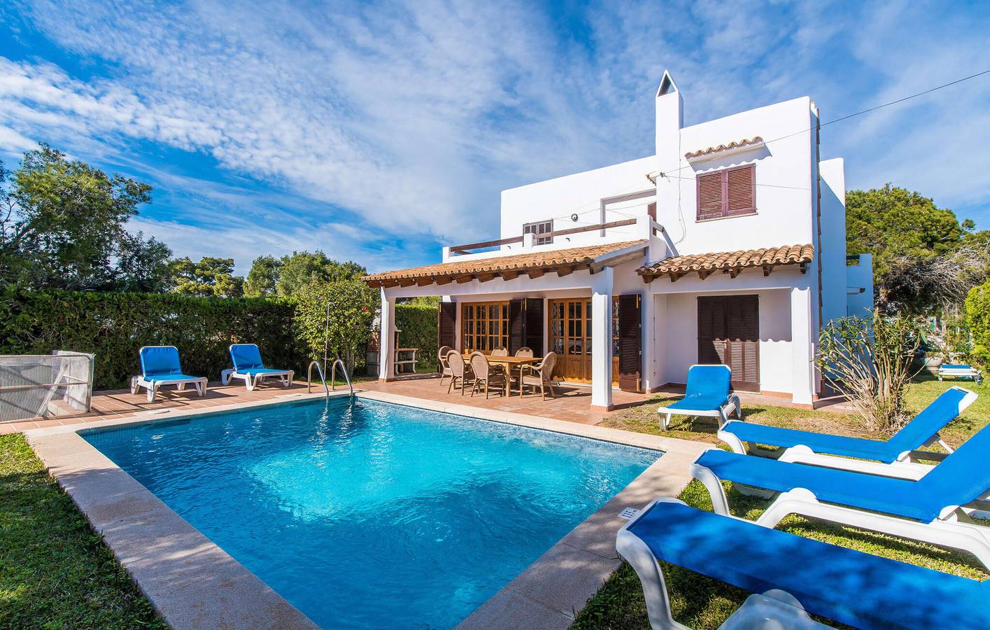 Seaside Bliss: Luxe Apartment with Pool & Kitchen near Caló des Homes Morts in Cala d'Or, Santanyí