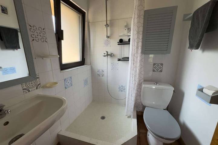 Location de vacances pour 5 personnes, avec jardin et piscine à Puyvert - 4