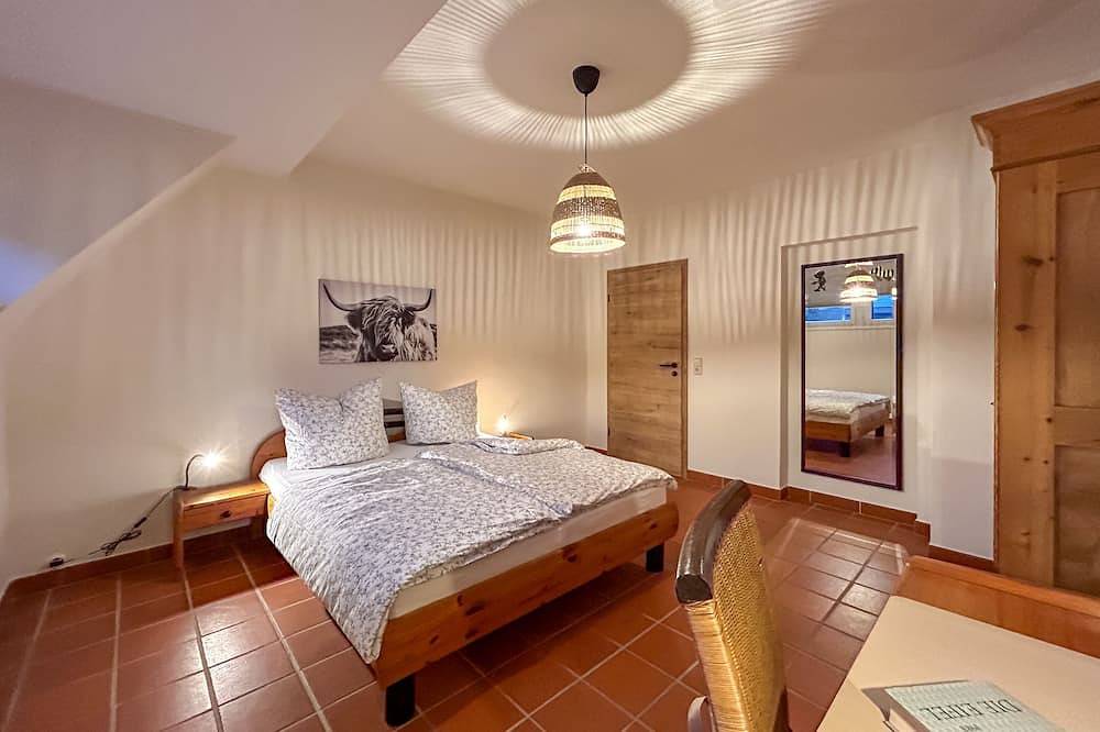 Ganze Wohnung, Schöne geräumige Ferienwohnung in Neroth in Neroth, Vulkaneifel