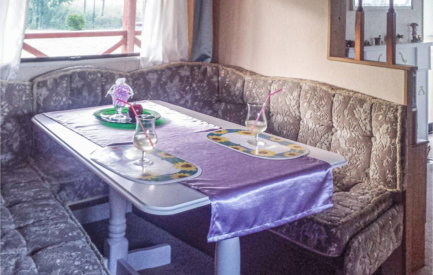 Wohnwagen für 4 Personen mit Terrasse in Slowinzischer Nationalpark