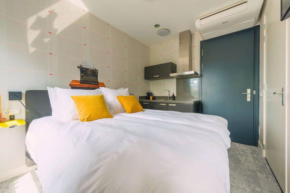 Geheel appartement, Uniek appartement met privé keuken en badkamer. in Tilburg, Noord-Brabant