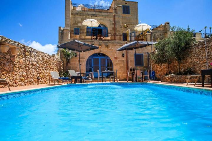 Chambre d’hôte pour 2 personnes, avec balcon ainsi que piscine et vue dans Xaghra - 3