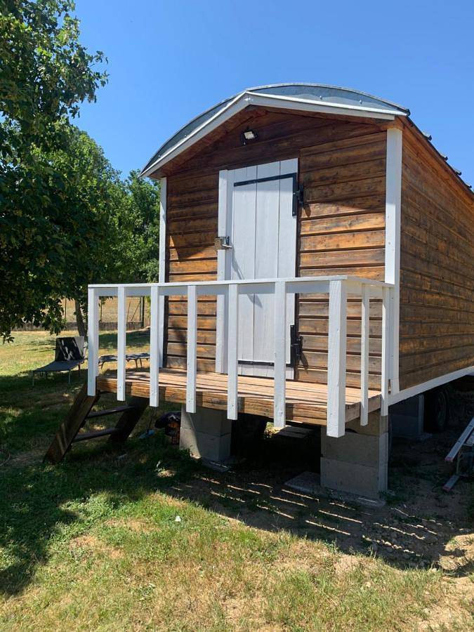 Camping pour 2 personnes, avec Jacuzzi et Terrasse ainsi que Jardin et Vue