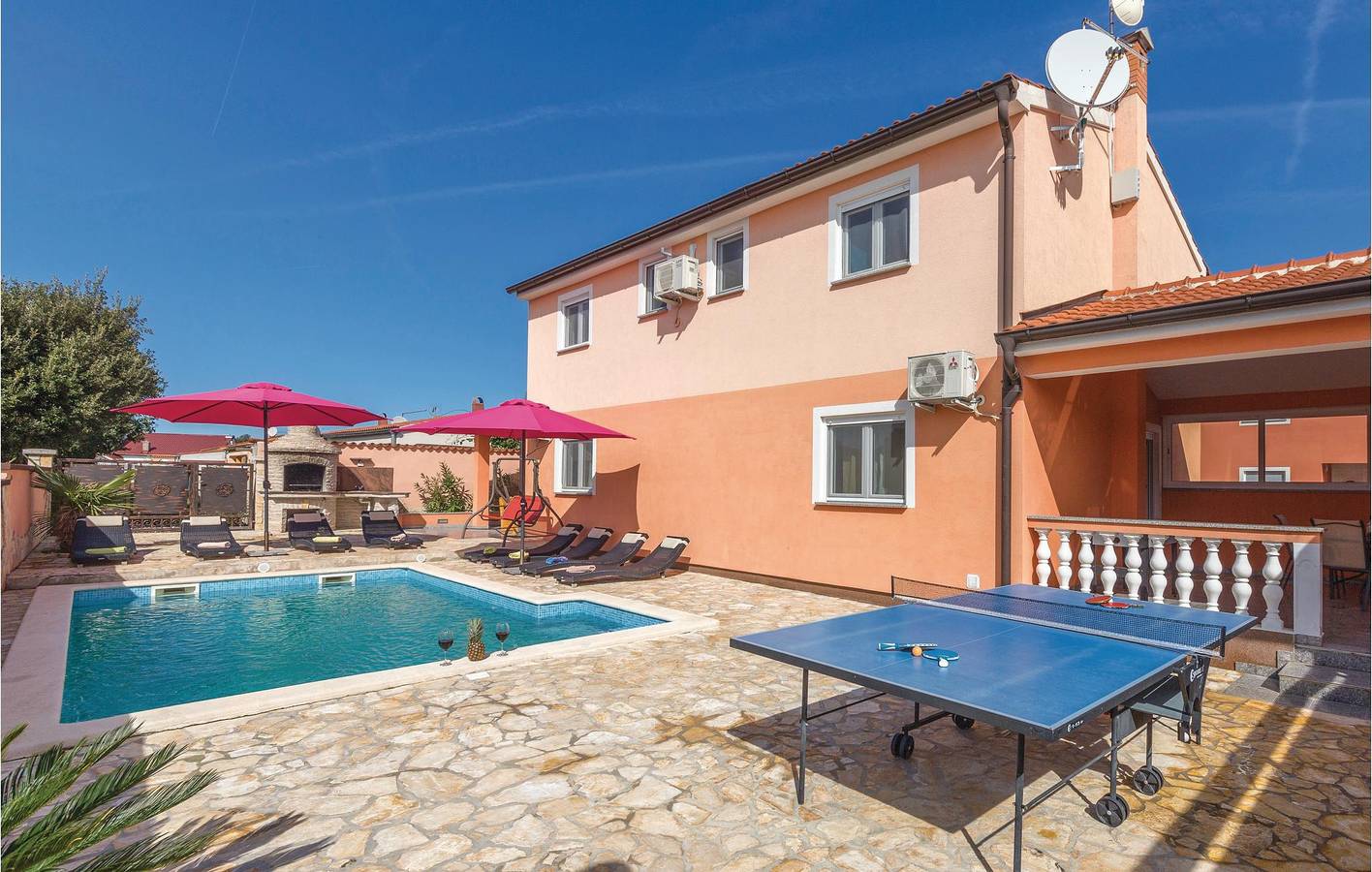 Ferienhaus für 10 Personen mit Terrasse in Barbariga, Südküste Istrien