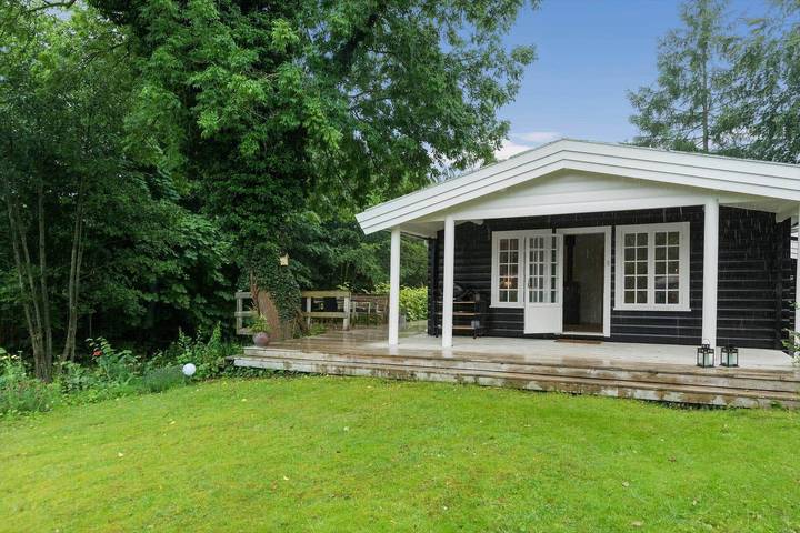 Ferieudlejning for 6 personer, med terrasse i Dronningmølle