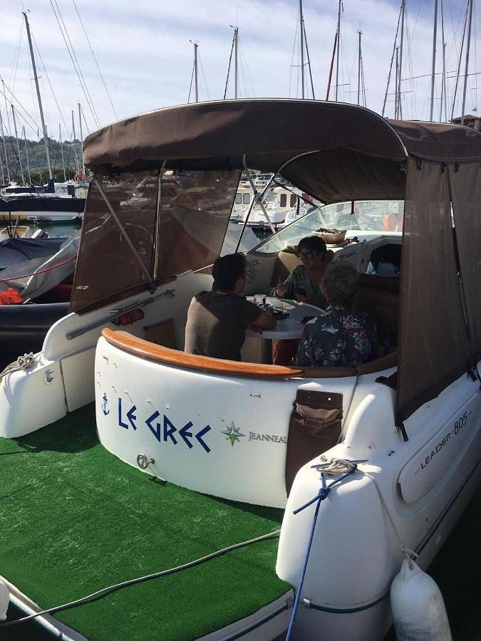 Boot für 4 Personen, mit Ausblick und Terrasse in Südfrankreich