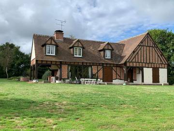 Gîte pour 13 personnes, avec terrasse à La Ferté-Imbault