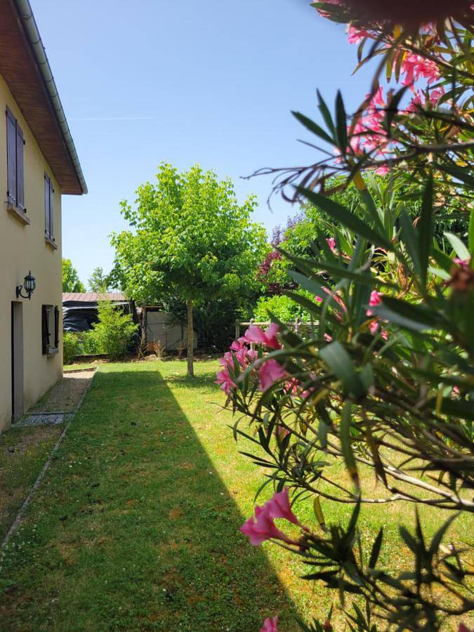 Gîte pour 4 personnes, avec Jardin à Gagnac-sur-Cère - 2