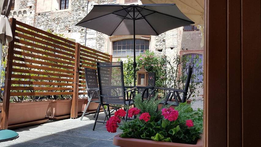 Gîte pour 4 personnes, avec terrasse et vue dans Angera - 3