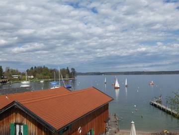 Ferienwohnung für 4 Personen, mit Garten und Balkon sowie Seeblick und Sauna in Fünfseenland